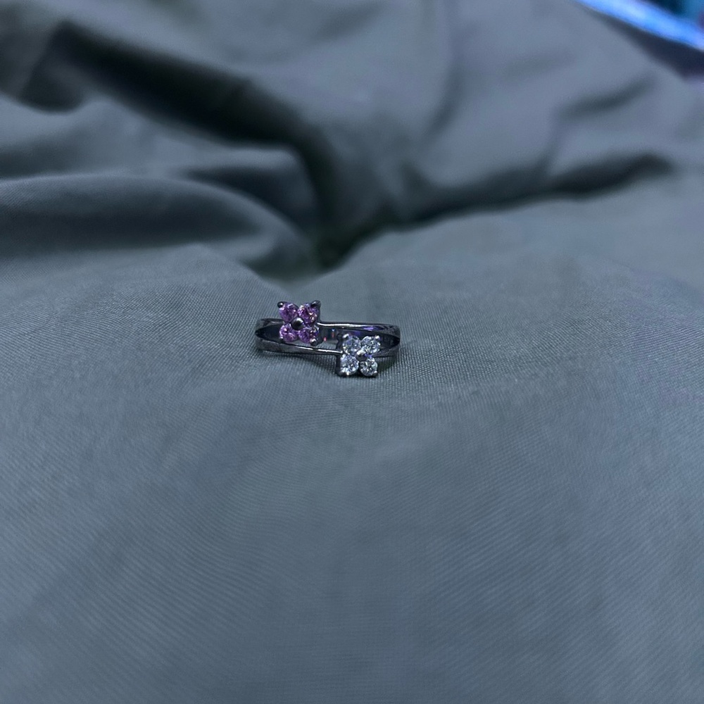 Silver Enchanting Ring with pink and white diamonds